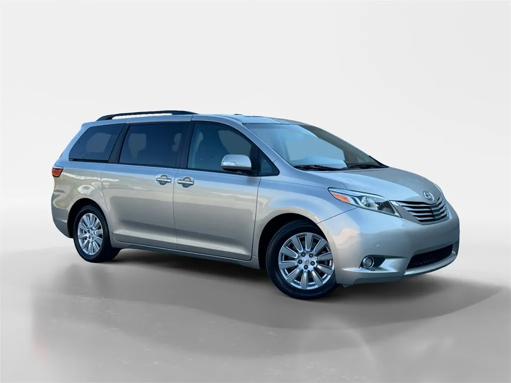 2017 Toyota Sienna Limited for sale in Knoxville, TN