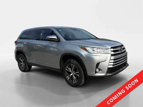 Silver 2019 Toyota Highlander LE Plus for sale in Knoxville, TN