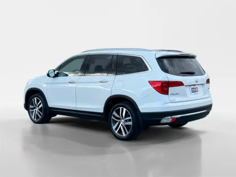 More photos of 2018 Honda Pilot Touring at Cars 4 U LLC, TN