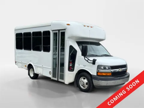 White 2015 Chevrolet Express 3500 Diesel for sale in Knoxville, TN