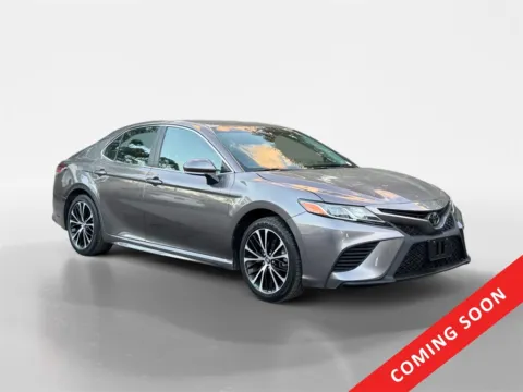 Gray 2018 Toyota Camry SE for sale in Knoxville, TN