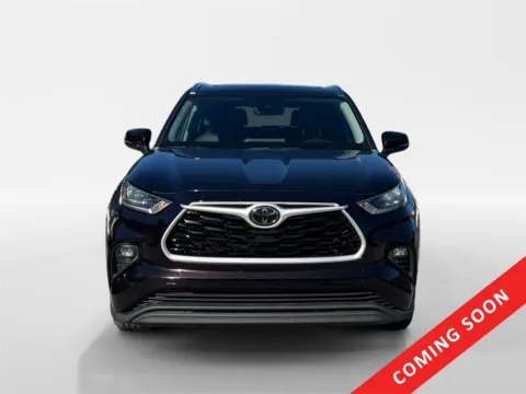 Photos of 2020 Toyota Highlander XLE for sale in Knoxville, TN at Cars 4 U LLC