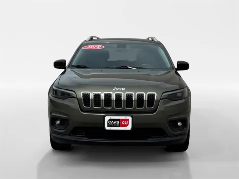 Photos of 2019 Jeep Cherokee Latitude for sale in Knoxville, TN at Cars 4 U LLC