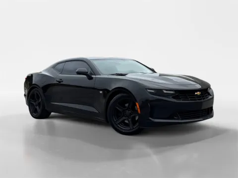 Black 2019 Chevrolet Camaro 1LT for sale in Knoxville, TN