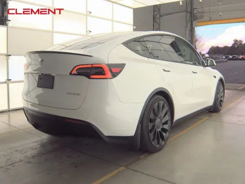 More photos of 2022 Tesla Model Y Performance at Clement Supercenter, MO