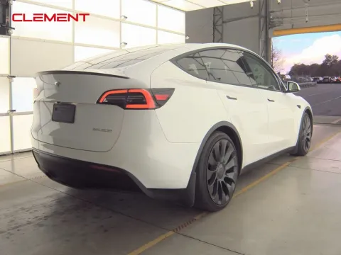 More photos of 2022 Tesla Model Y Performance at Clement Supercenter, MO