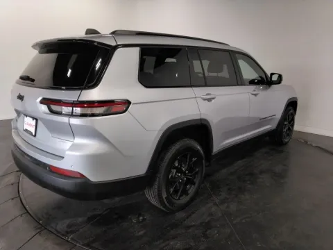 More photos of 2024 Jeep Grand Cherokee L Altitude at Clement Supercenter, MO