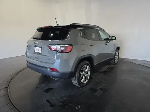 More photos of 2022 Jeep Compass Limited at Clement Supercenter, MO