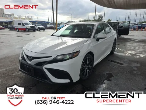 White 2024 Toyota Camry SE for sale in Saint Charles, MO