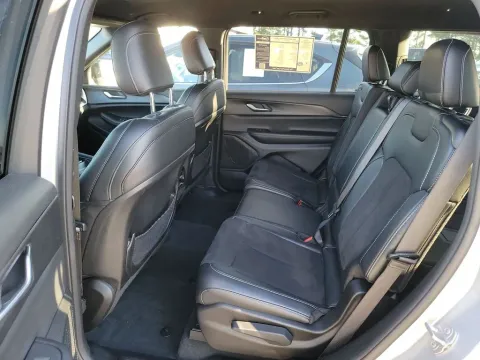 More photos of 2024 Jeep Grand Cherokee L Altitude at Clement Supercenter, MO