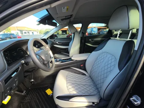 Another view of 2023 Hyundai Sonata SEL for sale in Saint Charles, MO at Clement Supercenter
