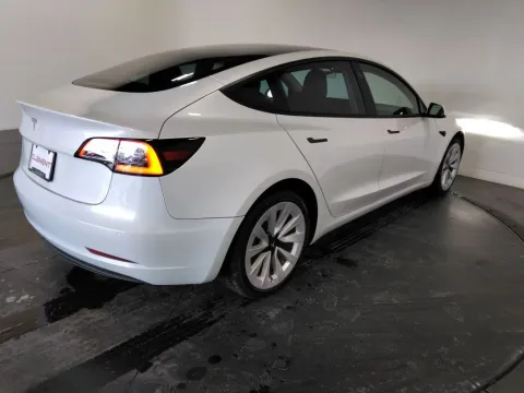 More photos of 2021 Tesla Model 3 Standard Range Plus at Clement Supercenter, MO