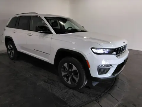 More photos of 2022 Jeep Grand Cherokee 4xe at Clement Supercenter, MO