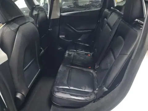 More photos of 2024 Tesla Model Y Long Range at Clement Supercenter, MO