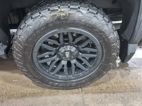 More photos of 2019 GMC Sierra 1500 AT4 at Clement Supercenter, MO