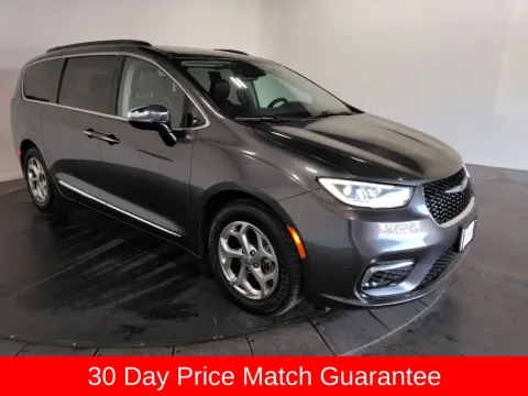 More photos of 2023 Chrysler Pacifica Limited at Clement Supercenter, MO