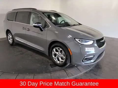 More photos of 2023 Chrysler Pacifica Limited at Clement Supercenter, MO