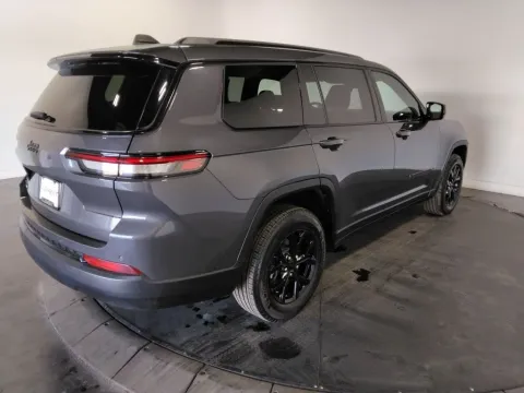 More photos of 2024 Jeep Grand Cherokee L Altitude at Clement Supercenter, MO