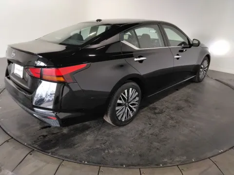 More photos of 2024 Nissan Altima 2.5 SV at Clement Supercenter, MO
