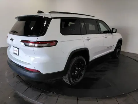 More photos of 2024 Jeep Grand Cherokee L Altitude at Clement Supercenter, MO