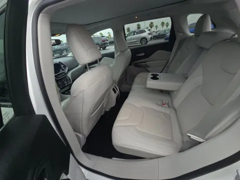More photos of 2021 Jeep Cherokee Limited at Clement Supercenter, MO