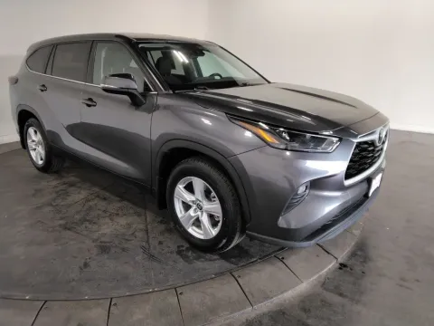 More photos of 2024 Toyota Highlander LE at Clement Supercenter, MO