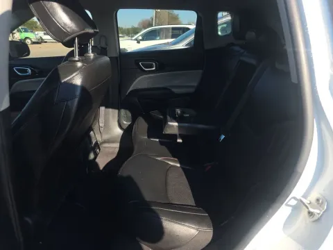 More photos of 2022 Jeep Compass Limited at Clement Supercenter, MO