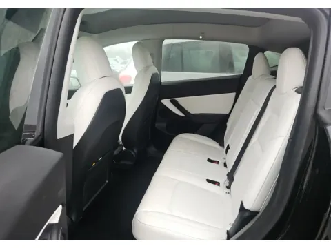 More photos of 2021 Tesla Model Y Long Range at Clement Supercenter, MO