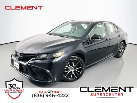 Black 2024 Toyota Camry SE for sale in Saint Charles, MO