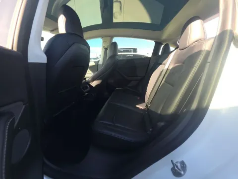 More photos of 2021 Tesla Model Y Long Range at Clement Supercenter, MO