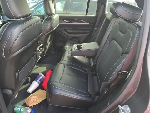 More photos of 2025 Jeep Grand Cherokee Limited at Clement Supercenter, MO