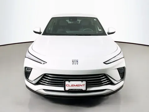 Photos of 2025 Buick Envista Preferred for sale in Saint Charles, MO at Clement Supercenter