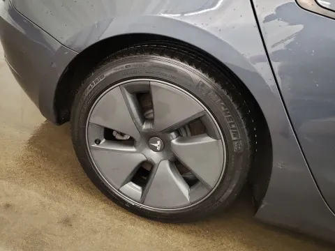 More photos of 2021 Tesla Model 3 Standard Range Plus at Clement Supercenter, MO