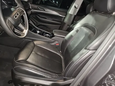 Another view of 2023 Jeep Grand Cherokee Limited for sale in Saint Charles, MO at Clement Supercenter