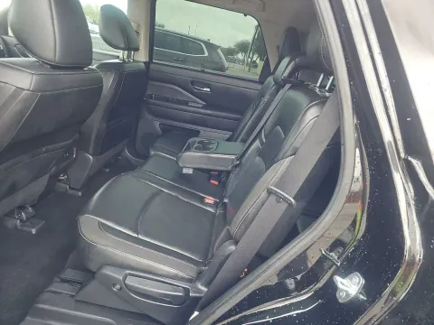 More photos of 2023 Nissan Pathfinder SL at Clement Supercenter, MO