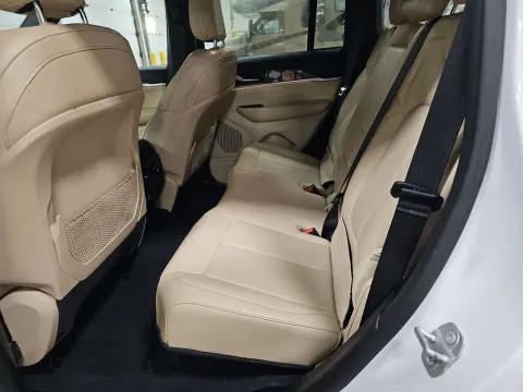 More photos of 2023 Jeep Grand Cherokee Limited at Clement Supercenter, MO