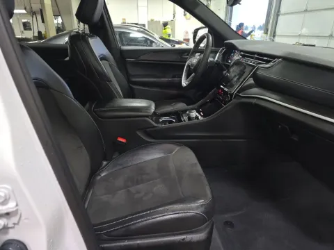 Another view of 2023 Jeep Grand Cherokee L Altitude for sale in Saint Charles, MO at Clement Supercenter