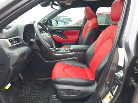 Another view of 2025 Toyota Highlander Limited for sale in Saint Charles, MO at Clement Supercenter