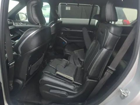 More photos of 2021 Jeep Grand Cherokee L Overland at Clement Supercenter, MO