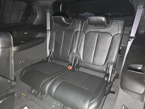 More photos of 2023 Jeep Grand Cherokee L Overland at Clement Supercenter, MO