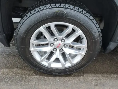 More photos of 2020 GMC Sierra 1500 SLT at Clement Supercenter, MO