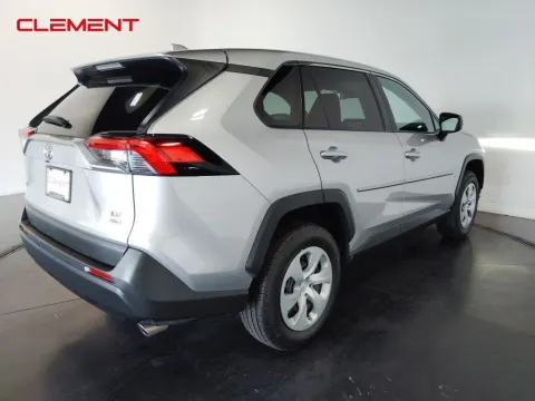 More photos of 2022 Toyota RAV4 LE at Clement Supercenter, MO