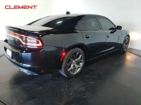 More photos of 2018 Dodge Charger R/T at Clement Supercenter, MO