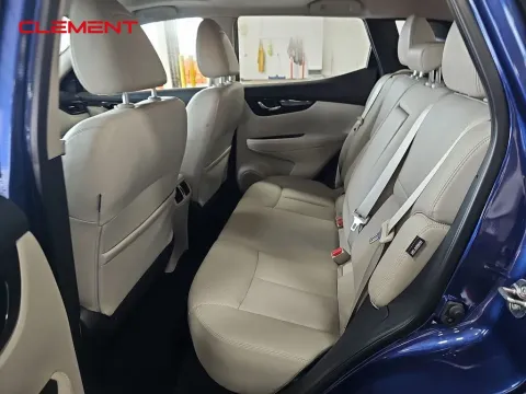 More photos of 2022 Nissan Rogue Sport SL at Clement Supercenter, MO