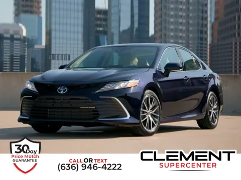 Green 2022 Toyota Camry SE for sale in Saint Charles, MO