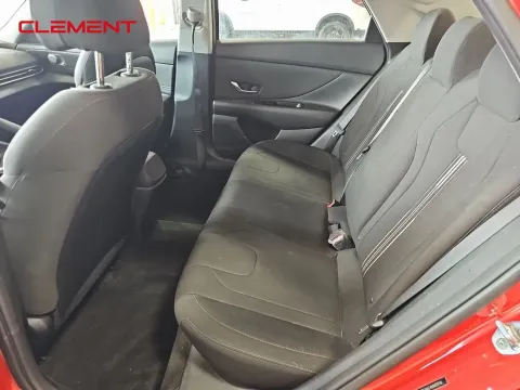 More photos of 2021 Hyundai Elantra SEL at Clement Supercenter, MO