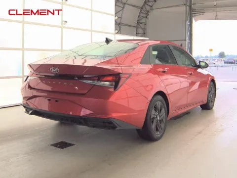 More photos of 2021 Hyundai Elantra SEL at Clement Supercenter, MO