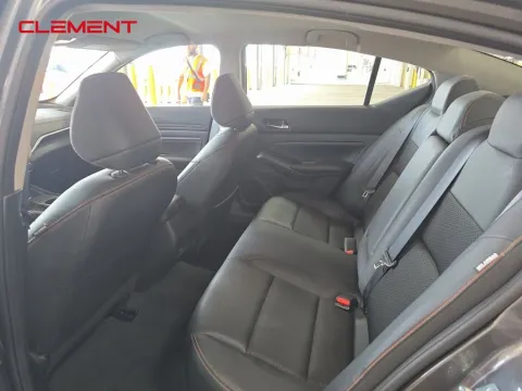 More photos of 2022 Nissan Altima 2.5 SR at Clement Supercenter, MO