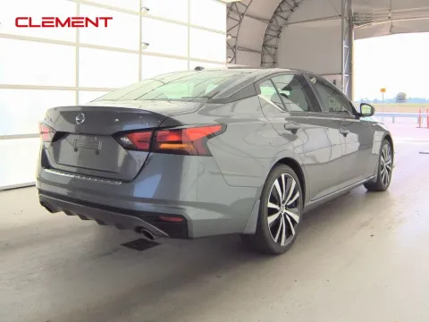 More photos of 2022 Nissan Altima 2.5 SR at Clement Supercenter, MO