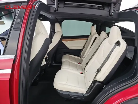 More photos of 2020 Tesla Model X Long Range at Clement Supercenter, MO